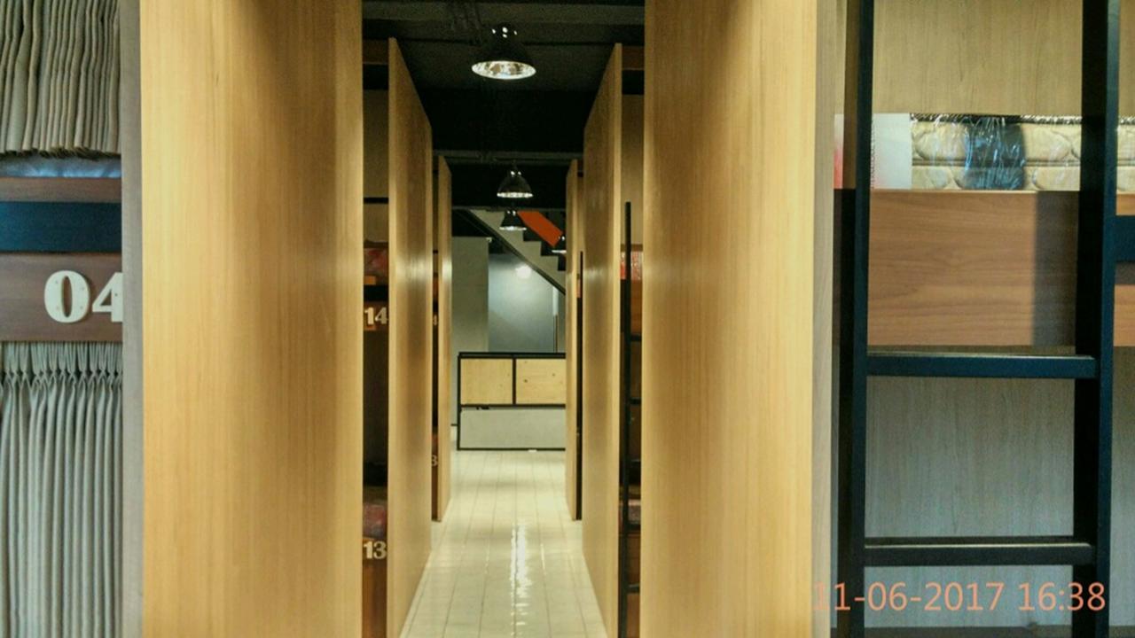 Woodlot Hostel Malang Extérieur photo