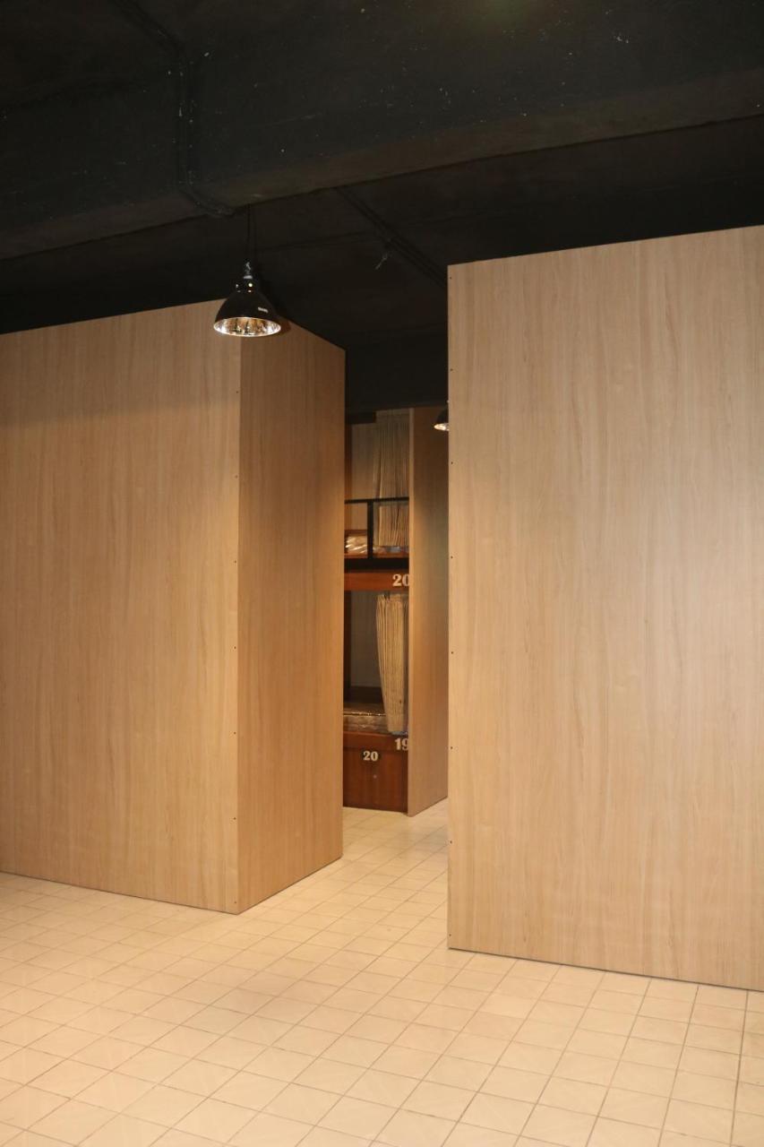 Woodlot Hostel Malang Extérieur photo